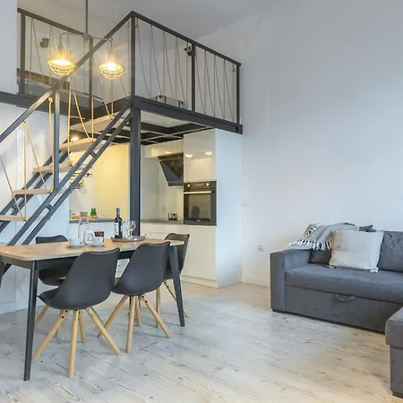 Apartment Z Antresola Nowa Papiernia